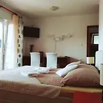 4 Me Trogir